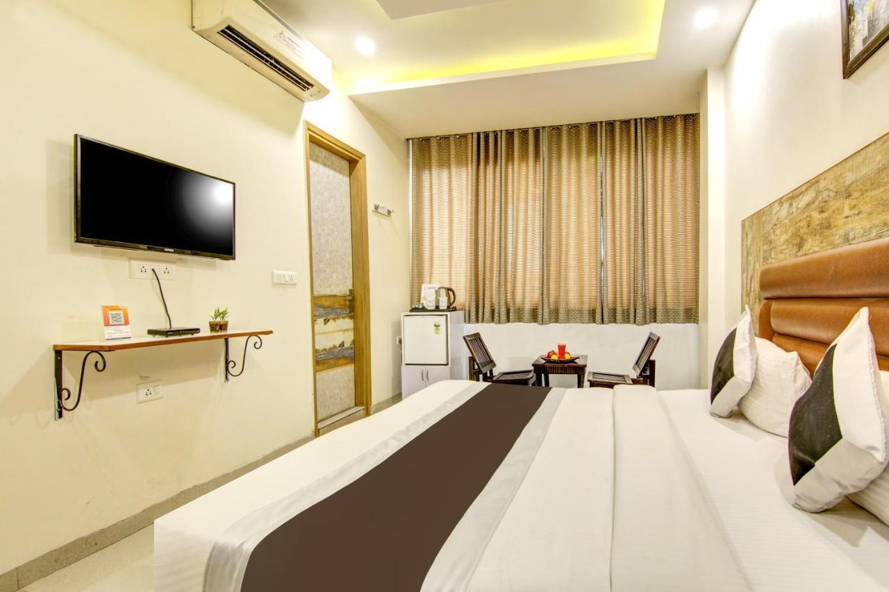Gracious By Vishesh Hotels & Home Stay Nova Deli Exterior foto