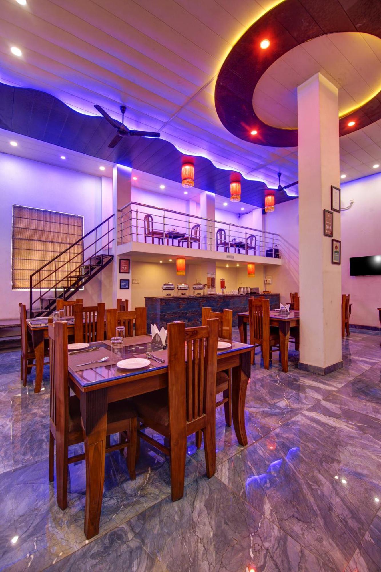 Gracious By Vishesh Hotels & Home Stay Nova Deli Exterior foto