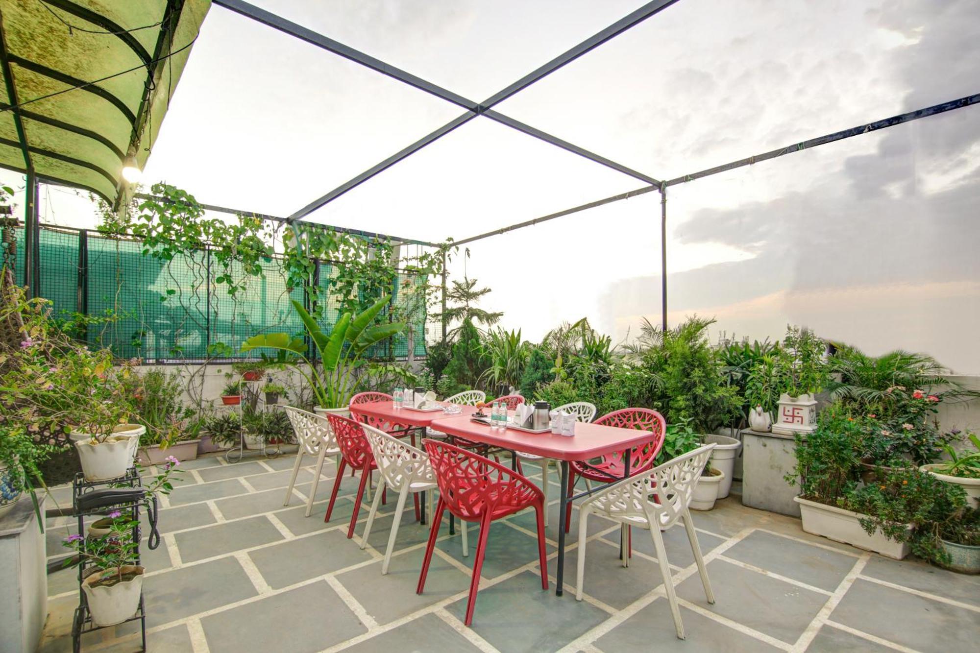 Gracious By Vishesh Hotels & Home Stay Nova Deli Exterior foto