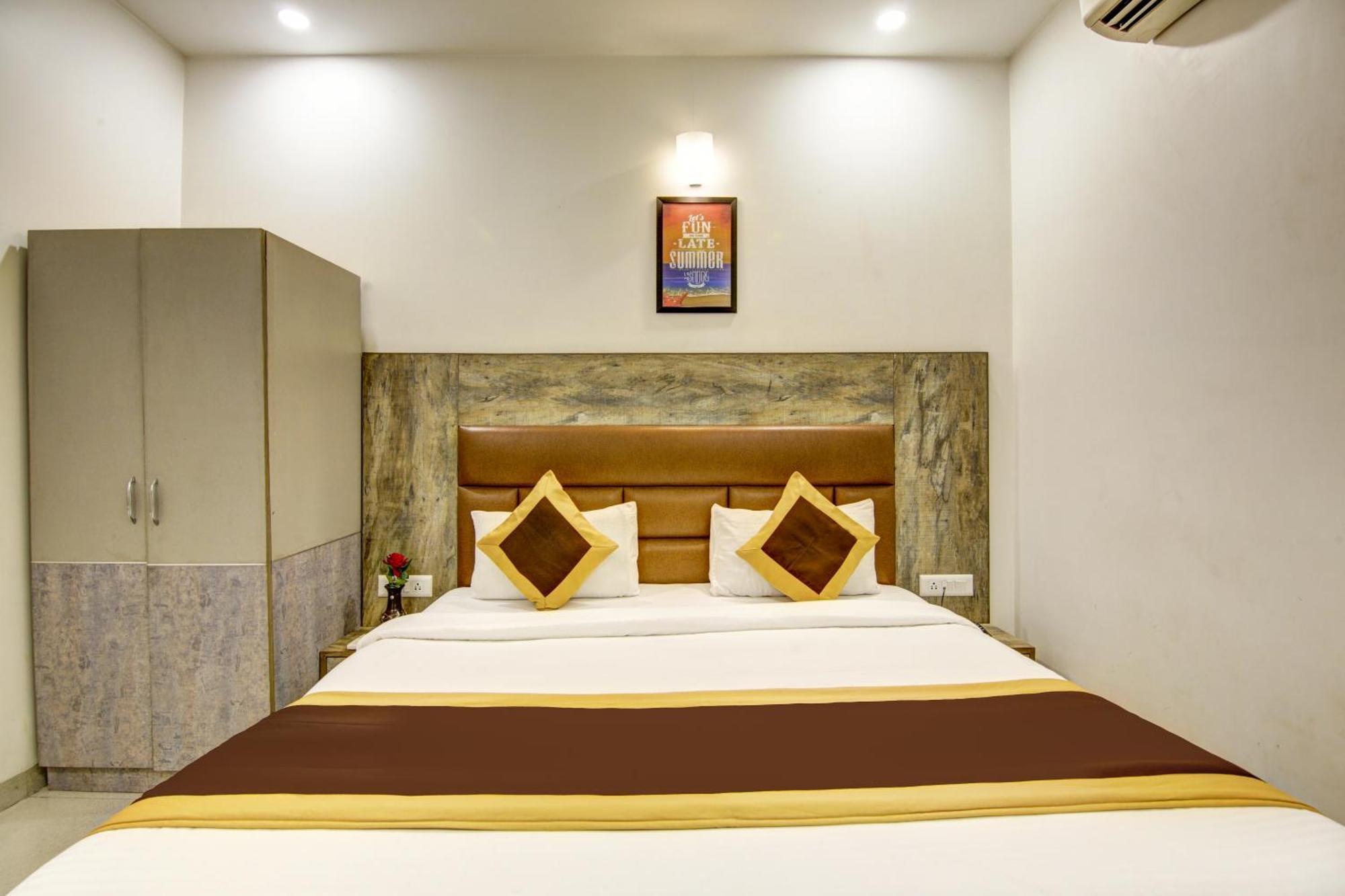 Gracious By Vishesh Hotels & Home Stay Nova Deli Exterior foto